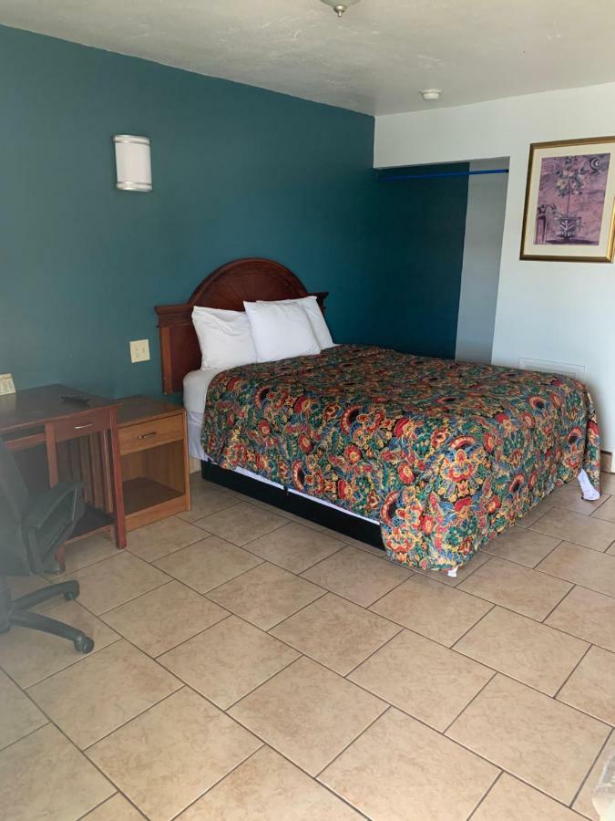 Mayo Inn Розуэлл Экстерьер фото